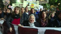 Argentinos protestam contra demissões