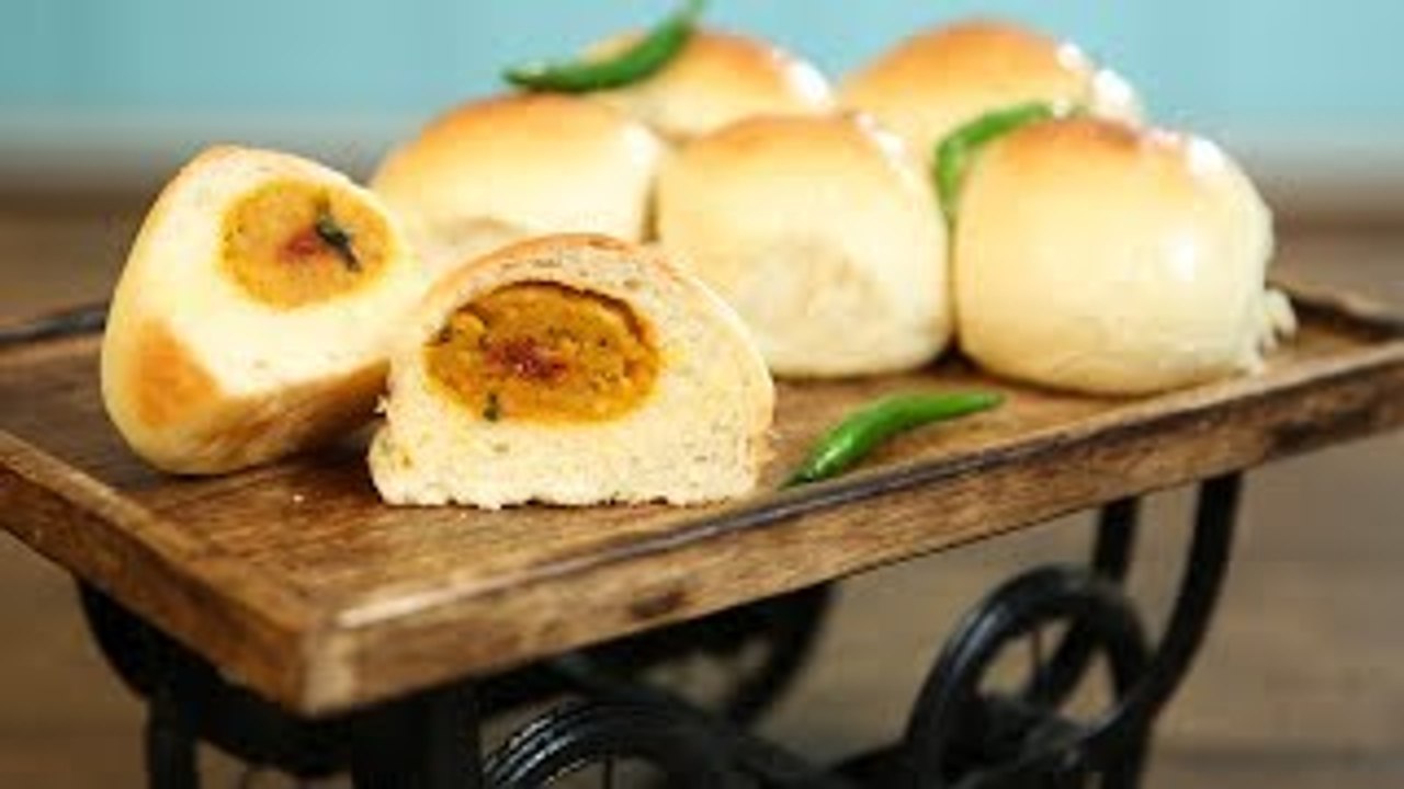 Baked Vada Pav Recipe | How To Make Baked Vada...