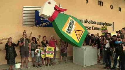 Activistas piden a UE prohibir el uso del glifosato