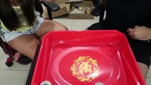 NAMORADO vs NAMORADA !! Campeonato de beyblade divertido !!