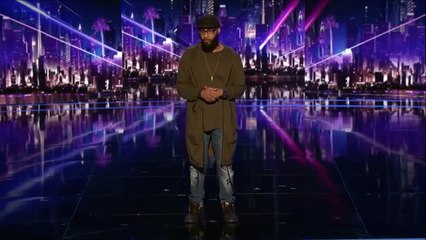 Contestant_Pulls_a_HAMMER_on_Simon_Cowell_SMASHES_Red_Buzzer_Americas_Got_Talent_2017