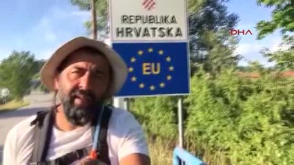 Almanya'dan Türkiye'ye Yürüyüşe Başlayan Tiyatrocu, Hırvatistan'a Ulaştı