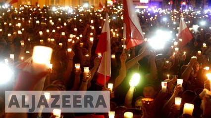 Poles protest over government's alleged bid to boost legal influence