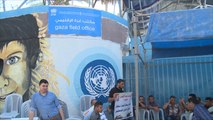 غزة.. عشرات اللاجئين يتظاهرون أمام الأونروا للمطالبة بتحسين أوضاعهم