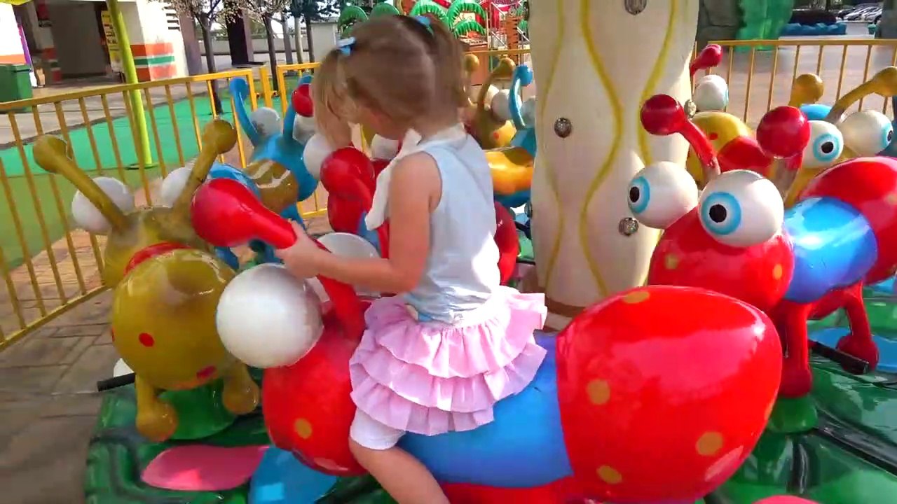 Outdoor Playground Amusement Park Family Fun Johny Johny Yes Papa Nursery Rhymes Song for kids