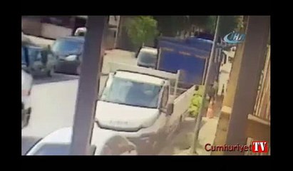 18 aracın karıştığı kaza güvenlik kameralarına yansıdı