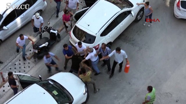 Mersin'de uçan tekmeli yol kavgası