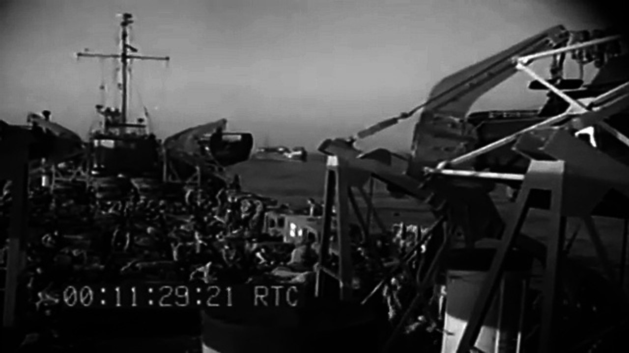convoglio porta i rifornimenti alla spiaggia di Anzio 1943s