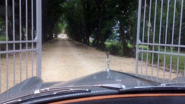 Libournais : petit tour en Rolls-Royce dans le domaine du château Prieuré Marquet