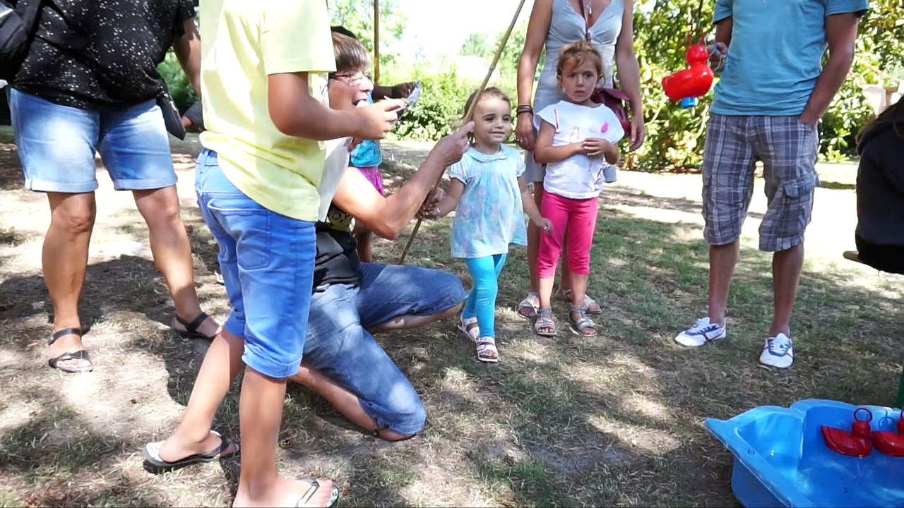 Les pompiers et les enfants au parc de Chahaignes 14.07.17