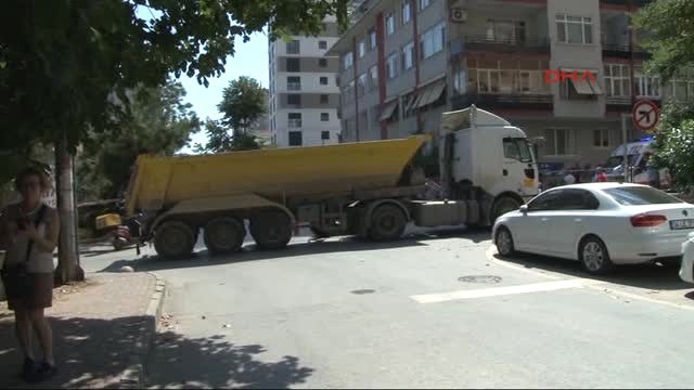 Kadıköy'de Hafriyat Kamyonunun Altında Kalan Motosiklet Sürücüsü Hayatını Kaybetti