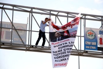 Antalya'daki Erdoğan Pankartları, Polisi Alarma Geçirdi