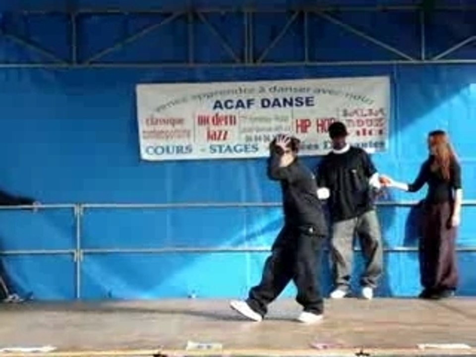 Sarah news style 13 uni style crew