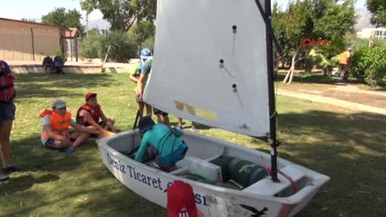 Antalya Yelken Sporunu Eğlenerek Öğreniyorlar