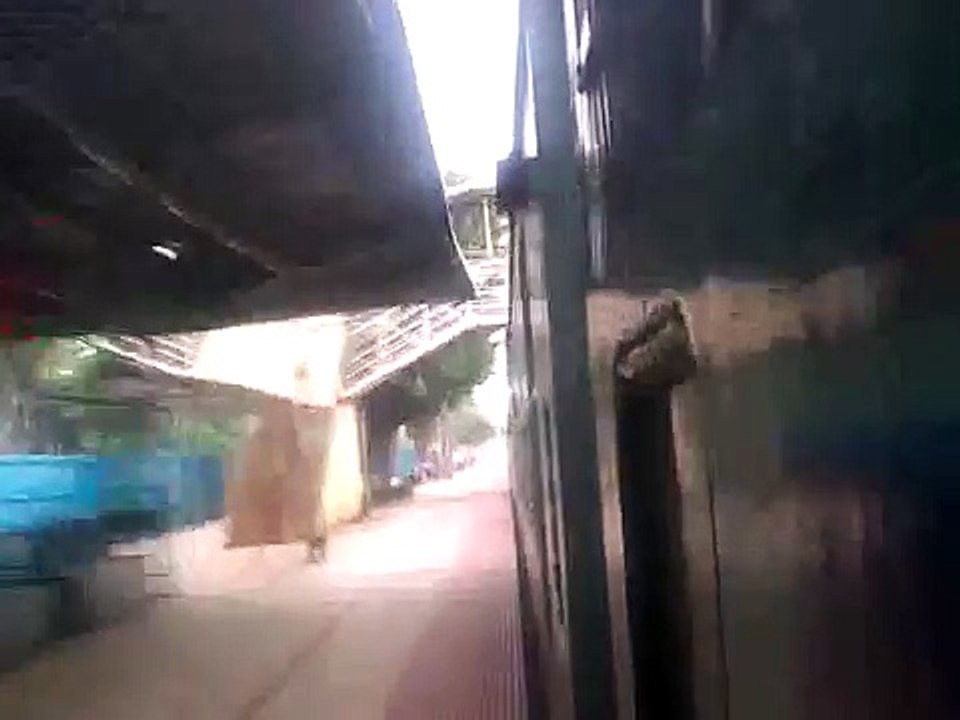 22062 MGS WAP-4 honking away at Parasnath Station