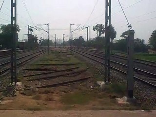 131 Up Muzaffarpur Fast Passenger Rushing Past Galsi Station.3gp