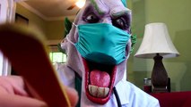 Médico congelado divertido casco en en bromista película hombre araña superhéroes cirugía en Vs vs elsa real l