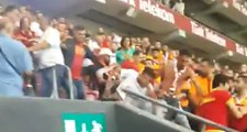 Avrupa'dan Elenen Galatasaray'da Taraftarlar Arasında Kavga Çıktı