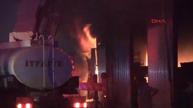 Adana Mobilya Fabrikası Yangında Küle Döndü