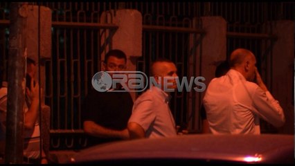 Ora News – Plagosje tek gjimnazi “Partizani”, qëllohet me pistoletë një person