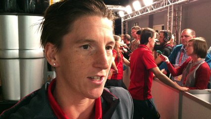 Aline Zeler après la victoire des Red Flames contre la Norvège