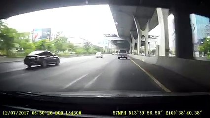 Semi-Truck Turns Unexpectedly