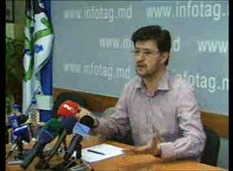 Andrei Popov anunţă aderarea sa la Partidul Democrat din Moldova