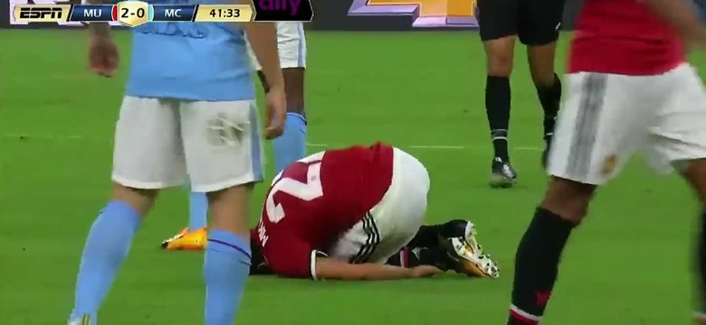 Yaya Tackling Mkhitaryan from behind - Manchester City 2-0 Manchester United - 20.07.2017 International Champions Cup