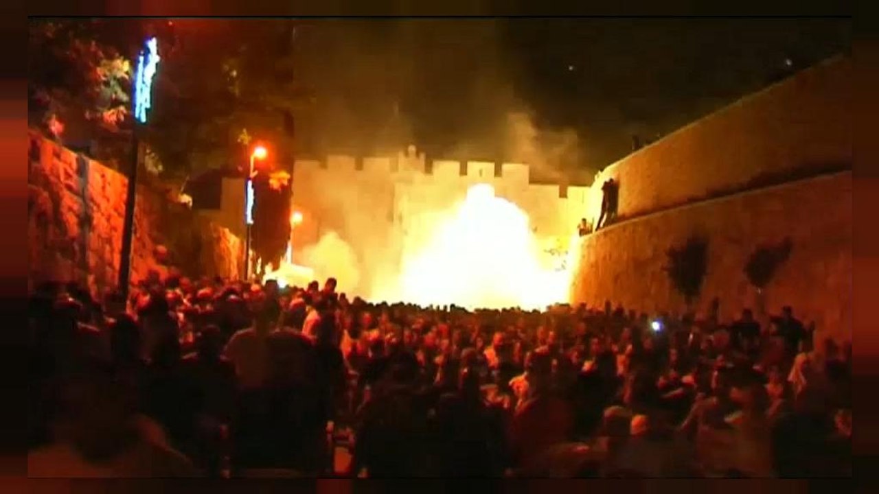 مواجهات جديدة أمام المسجد الاقصى.. وتزايد الدعوات إلى "جمعة غضب"