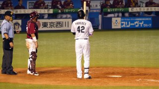 パラデス打席の時にサントス盗塁成功