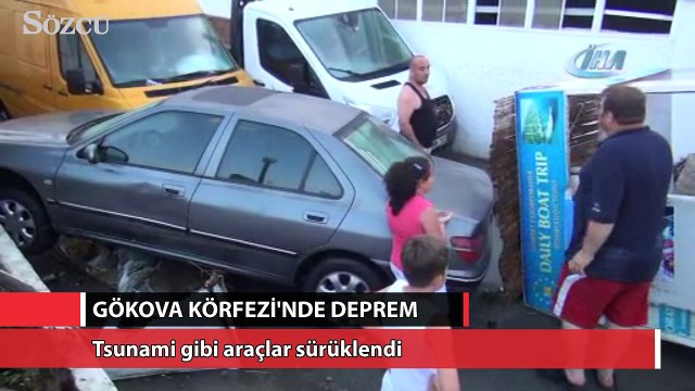 Tsunami gibi araçlar sürüklendi
