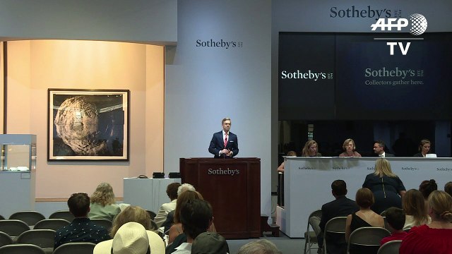 Le sachet à échantillons lunaires de Neil Armstrong vendu $1,8M