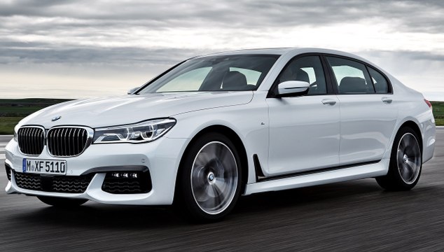 2018 BMW M7 760Li VS Mercedes-Benz S500