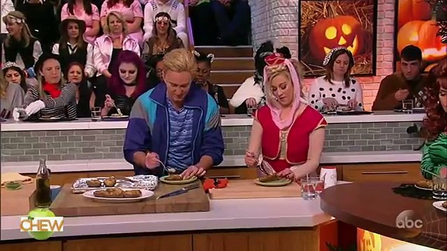 The Chew (October 31, 2016) Halloween celebration; country artist Kellie Pickler.