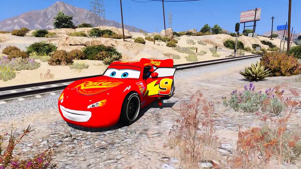 Şimşek McQueen Hızlı Aile Arabasıyla Örümcek Adam (Çizgi Film Tadında - Türkçe Dublaj)