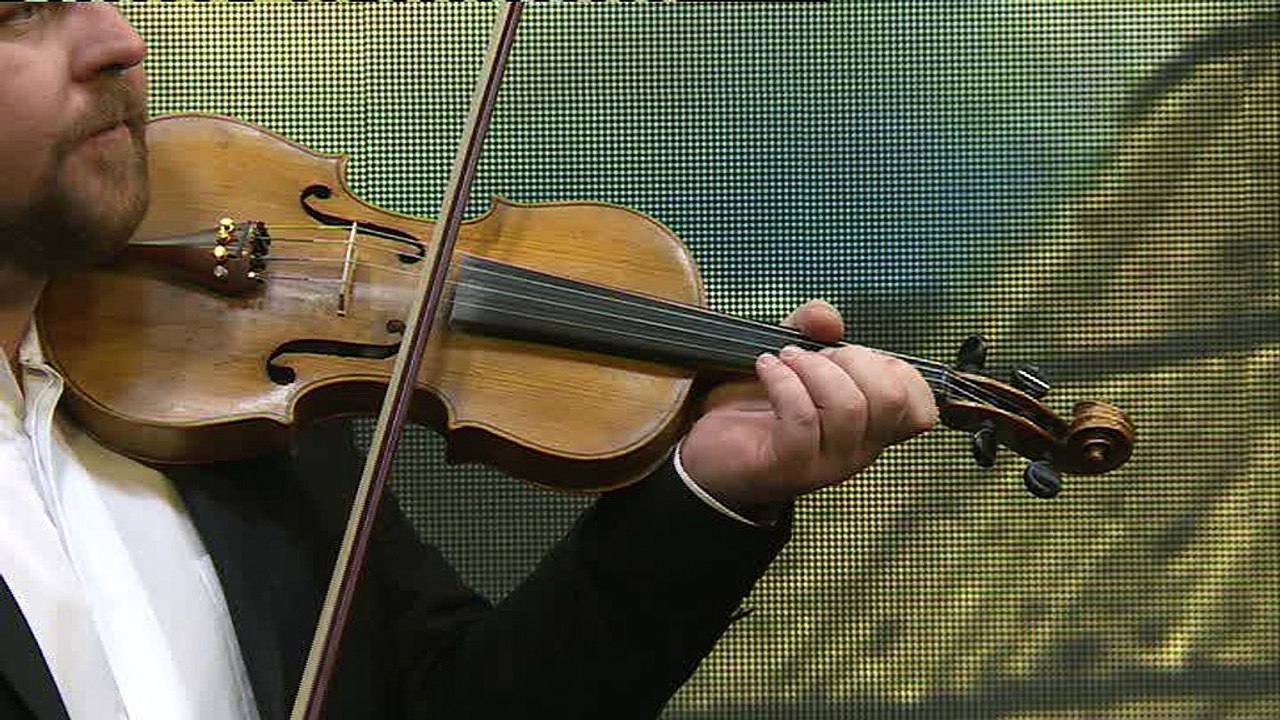 SLAVEN VUJICIC- PJESMA MAJCI...2017.