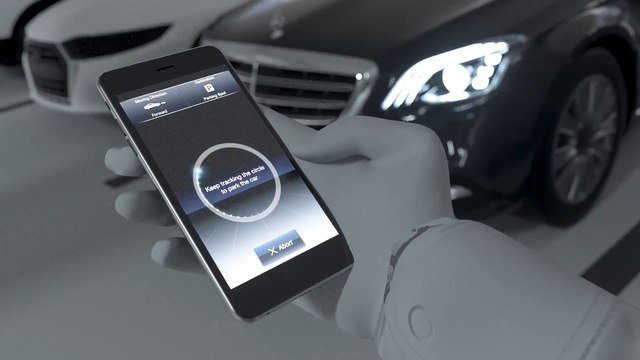 The new Mercedes-Benz S-Class - Remote Parking Assist - Getting out of narrow parking spaces