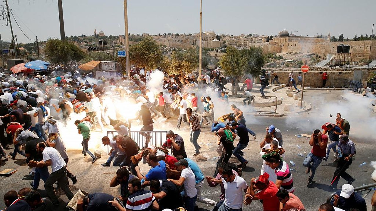 Confrontos entre polícias e manifestantes em Jerusalém