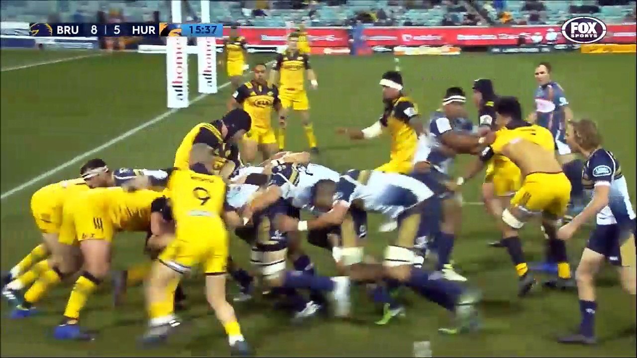 Les Hurricanes dominent les Brumbies en quart de finale