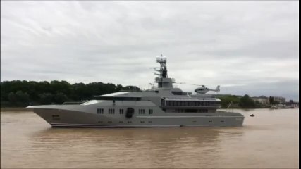 Bordeaux : l'hélicoptère redécolle du pont du "Skat"
