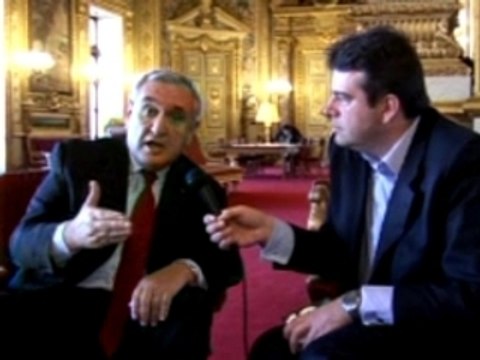 UMP - Jean Pierre Raffarin invité de Face aux internautes