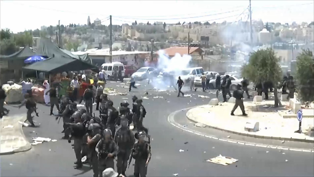 استشهاد 3 فلسطينيين وإصابة العشرات بجمعة "غضب الأقصى"