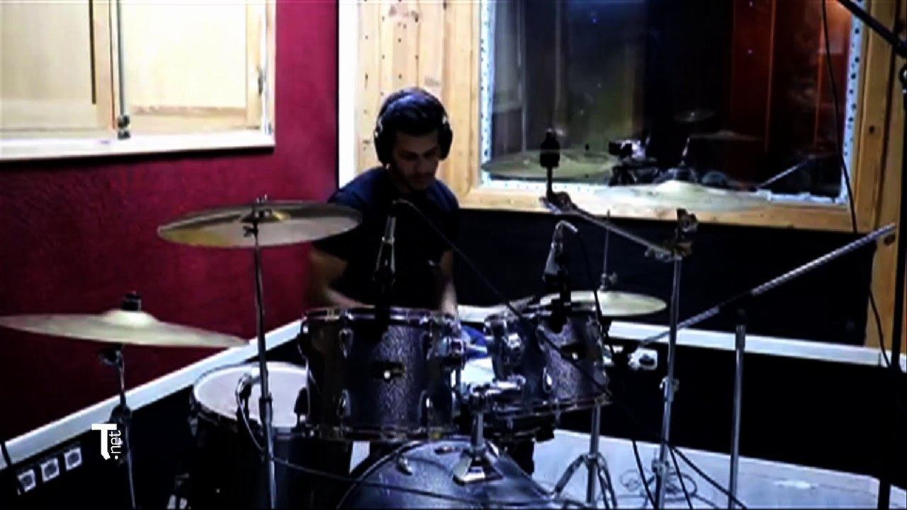 On vous présente Adel, un jeune batteur passionné et bourré de talent