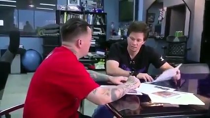 Mark Wahlberg bikin mobil di West Coast Customs