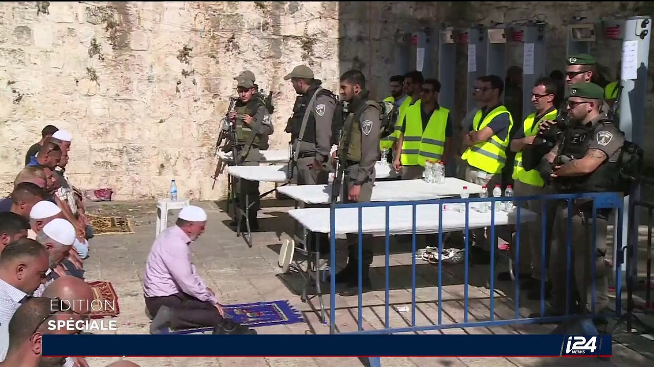 Jérusalem: le Cabinet de sécurité décide le maintien des détecteurs de métaux