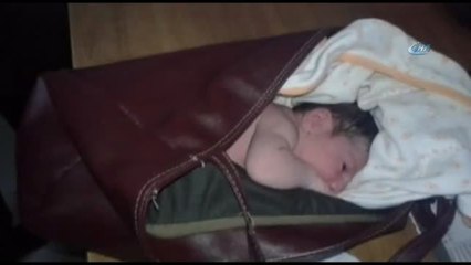 Yeni Doğan Bebeği Çanta İçinde Çöpe Bıraktılar