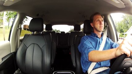 Chrysler Pacifica 2017 Review