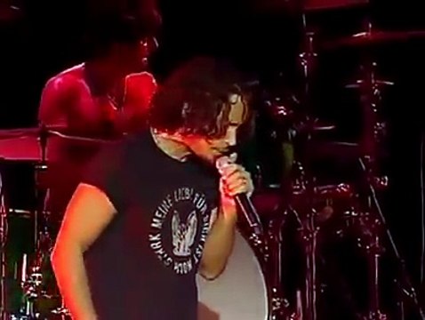 Chris Cornell & CHESTER BENNINGTON - Huelga de hambre [LIVE PROJEKT REVOLUTION (2008)]