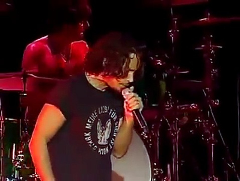 Chris Cornell & CHESTER BENNINGTON - "Huelga de hambre" [LIVE PROJEKT REVOLUTION (2008)]