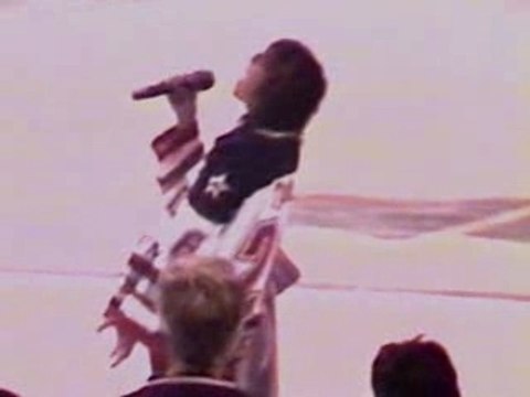 29SEP2002 Steven Tyler Sings American National Anthem